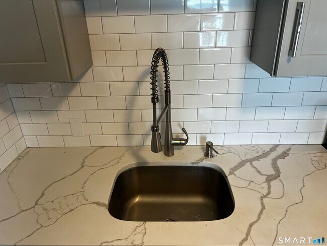 Building Photo - 40 Portland Ave