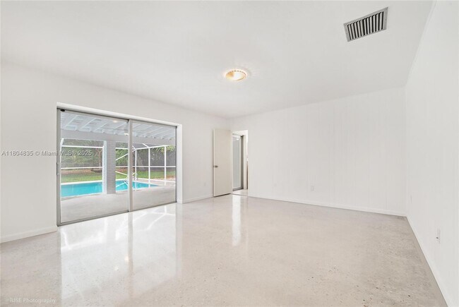 Building Photo - 15600 SW 79th Ave