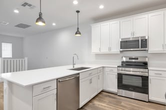 Building Photo - Brand New luxurious Model Home with 2 Master Suites in Warner Meadow