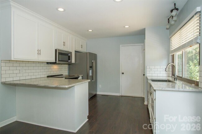 Building Photo - 11722 Carmel Lakes Dr