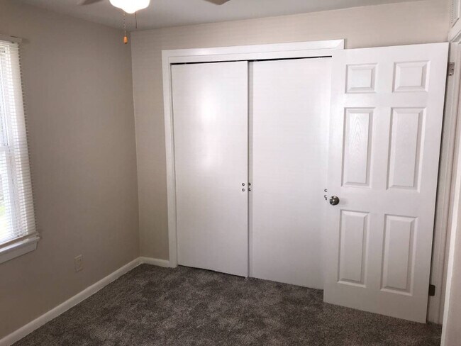 Building Photo - 4637 Southern Blvd