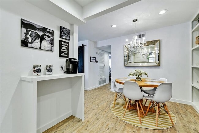 Building Photo - 8730 N Mopac Expy