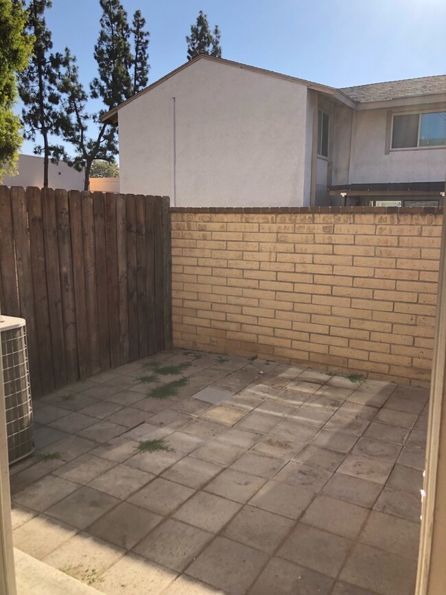 Building Photo - 183 Southampton Way