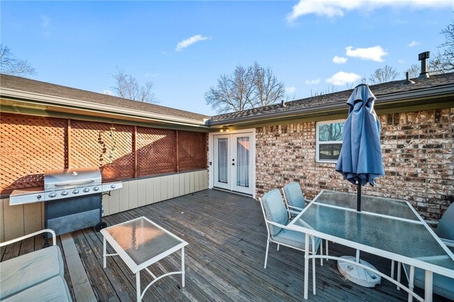 Building Photo - 1202 SW B St