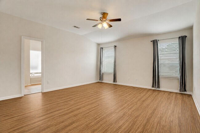 Building Photo - 10046 Hillside Bayou Dr