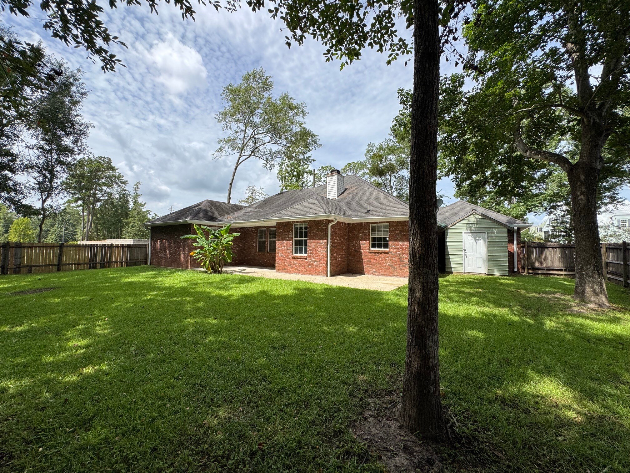 Building Photo - 72697 Diamondhead Dr N