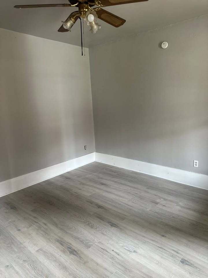 Building Photo - 453 3rd St