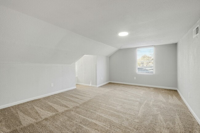 Building Photo - 1227 Wilbur St
