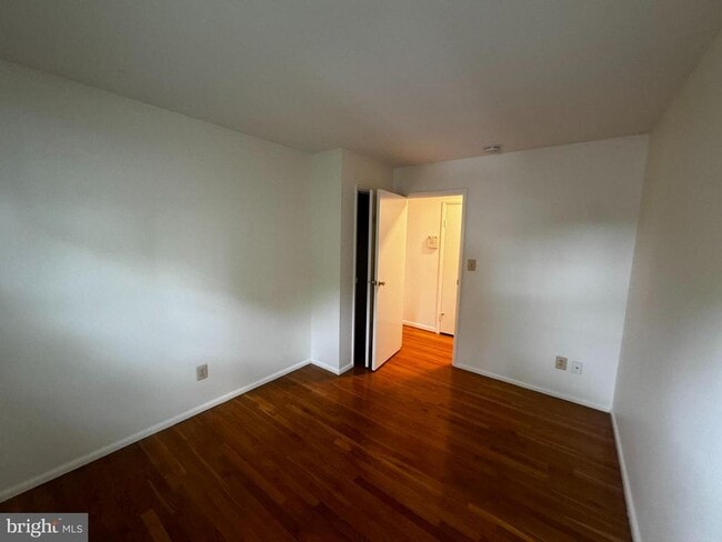 Building Photo - 2508 St John Pl