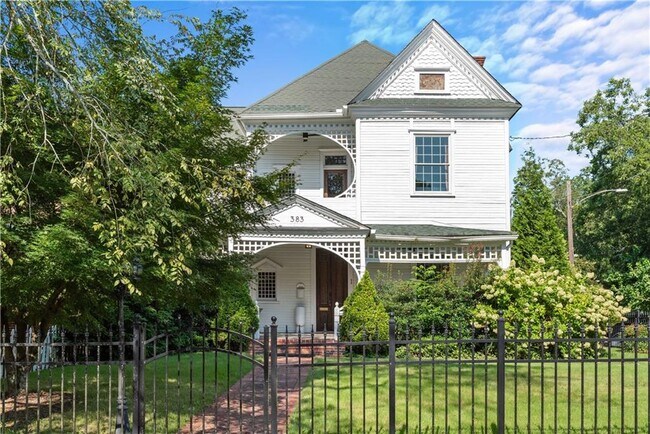 Building Photo - 383 Park Ave SE