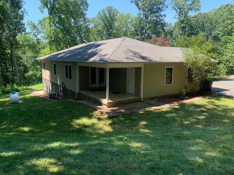 Exterior Upper Side - 138 Cullen Ln
