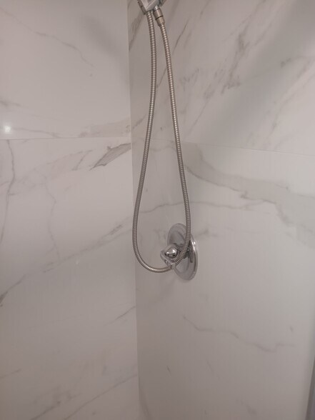 Building Photo - 2900 Olivewood Terrace