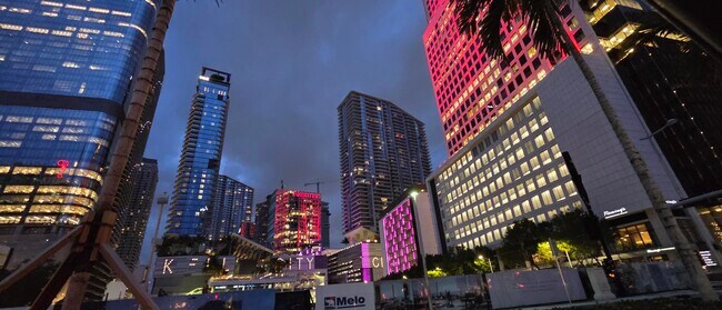 Building Photo - 951 Brickell Ave