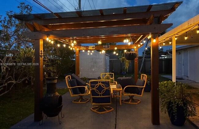 Building Photo - 12823 SW 20th Terrace