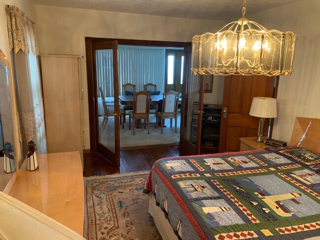 Building Photo - 6588 Shore Acres Dr