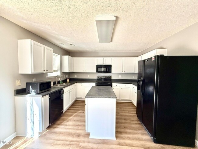 Building Photo - 316 Valley Glen Dr