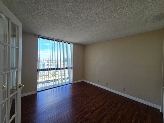 Building Photo - 2 Bedroom Condo at the Wimbledon Tennis Club Community