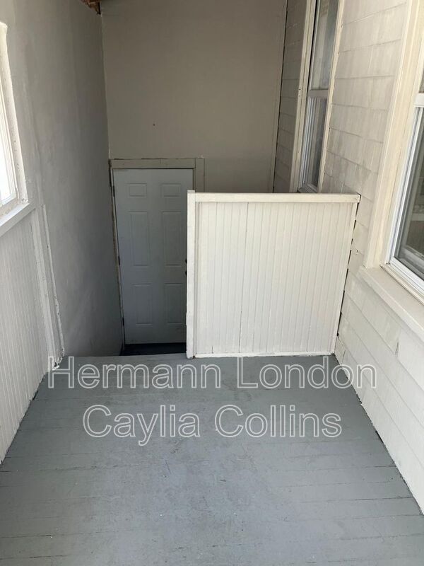 Building Photo - 10234 Toelle Ln