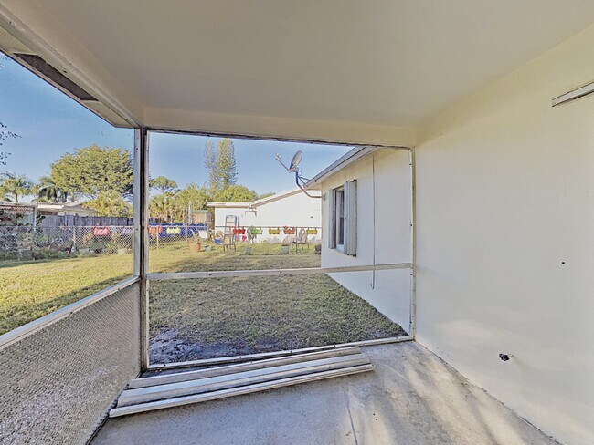 Building Photo - 9332 Southampton Pl