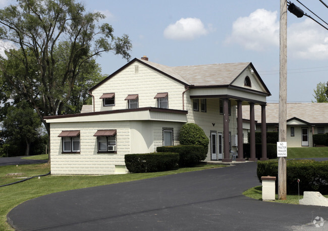 Primary Photo - Plantation Garden Apartments