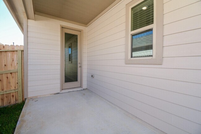Building Photo - 17327 Rock Willow Ln