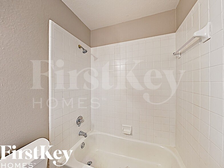 Building Photo - 415 N Gaston Dr