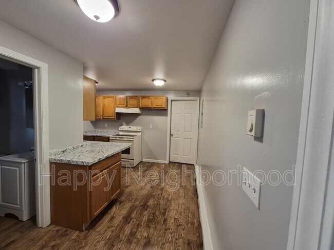 Building Photo - 5-7 Upson Street