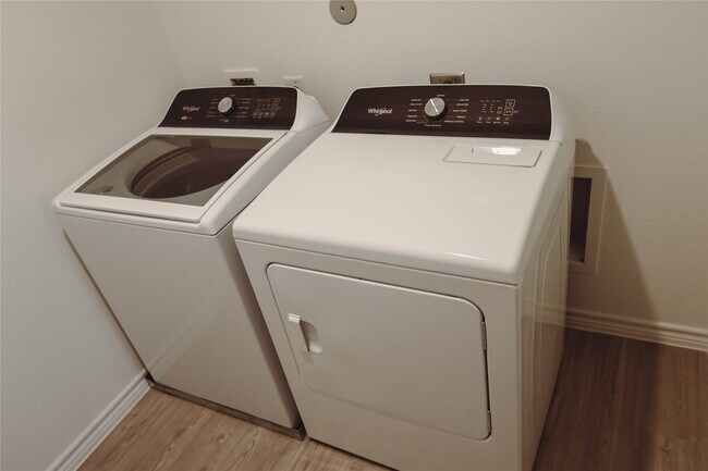 Building Photo - 15173 Canyon Rapids Rd