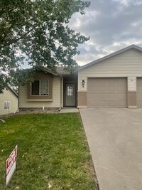 Building Photo - 1351 E Oakland St