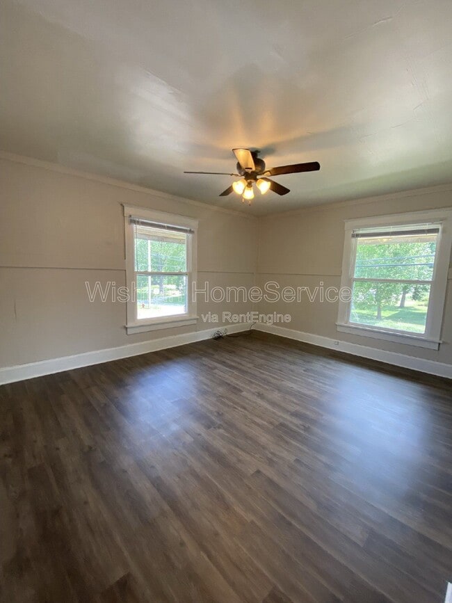 Building Photo - 405 W Murray St