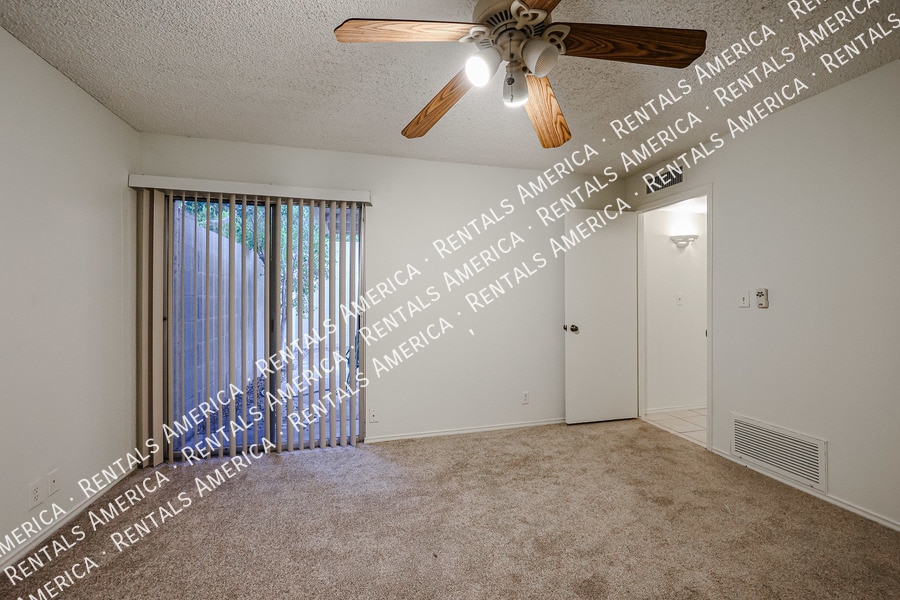 Building Photo - 6626 N Majorca Ln W