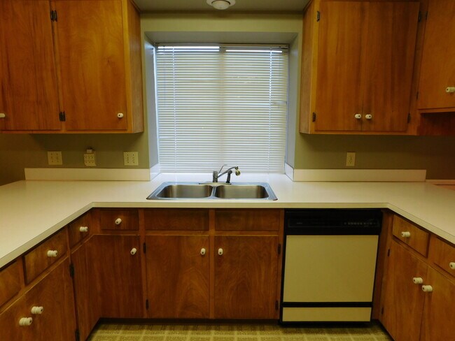 Building Photo - 4Bd/1.5Ba Two Story Home - Available soon!