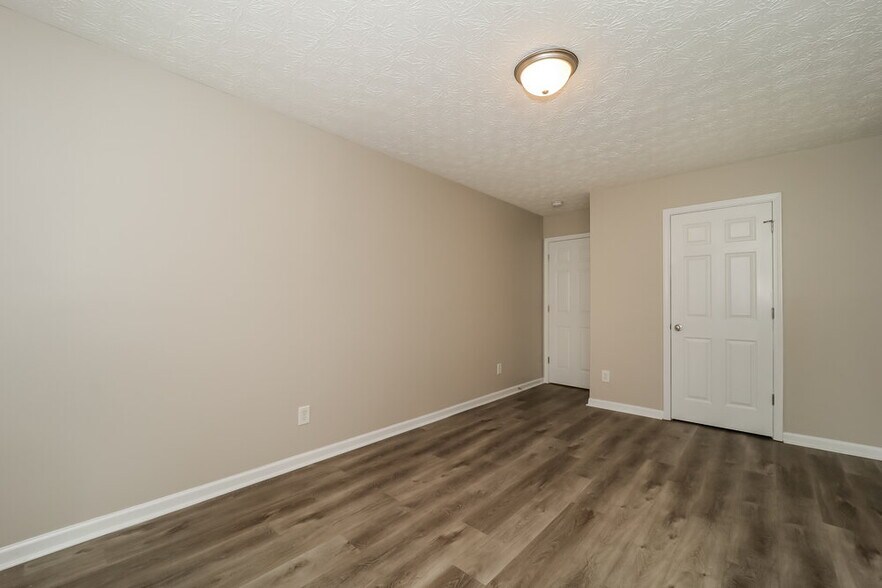 Building Photo - 208 Arbor Creek Dr