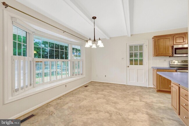 Building Photo - 615 Kearney Ct SW