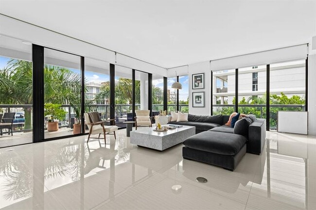 Building Photo - 60 Hendricks Isle