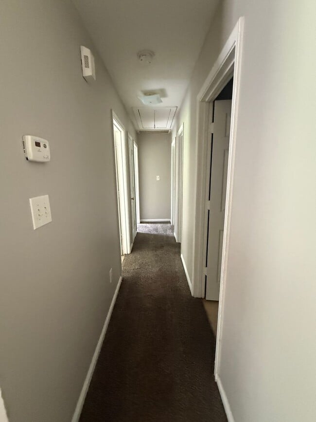 Building Photo - 8127-8127 Carlton Trail NW