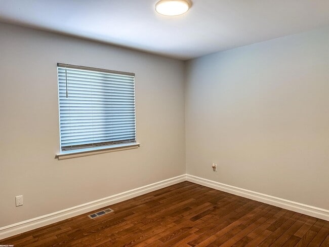 Building Photo - 5043 Tyler Dr