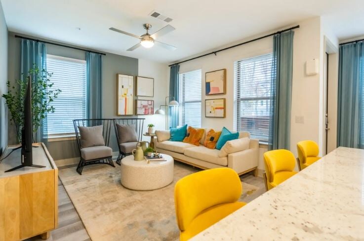 Building Photo - 650 Sgt Ed Holcomb Blvd S