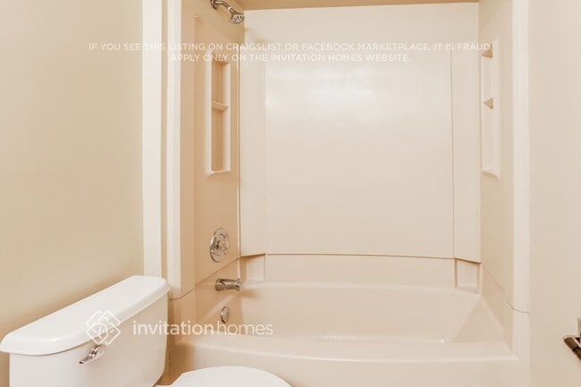 Building Photo - 10024 Mulberry Ave