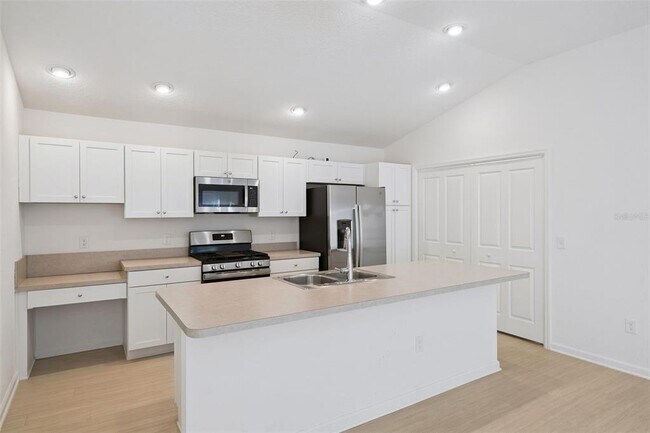 Building Photo - 7548 Kuenher Ct