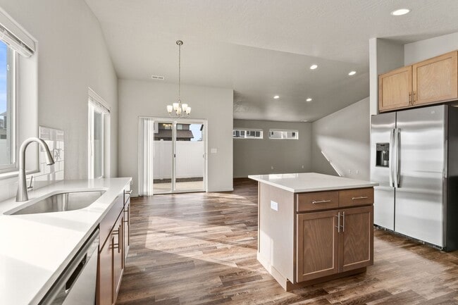 Building Photo - Luxury 3 Bed, 2 Bath Rancher in Spokane Va...
