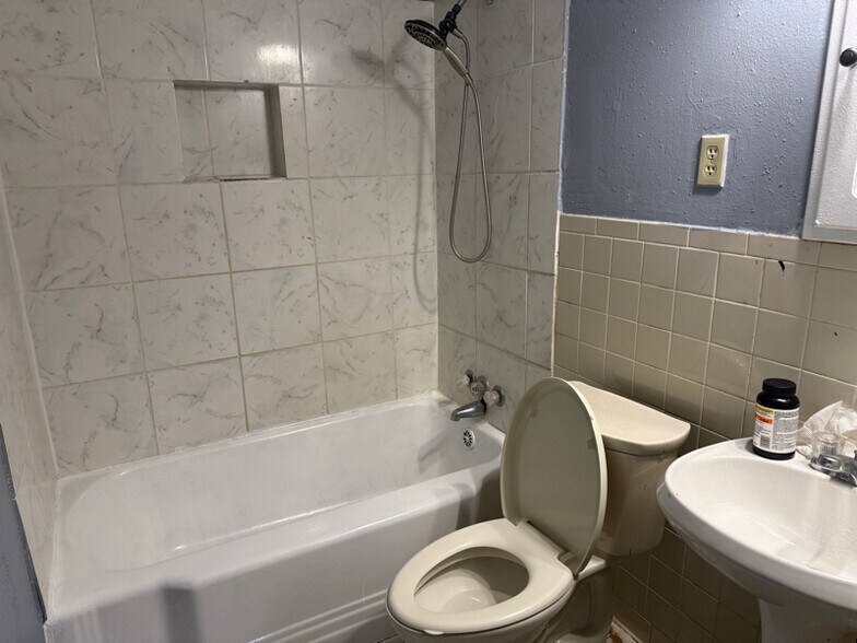 Building Photo - 3922 S Rossiland Cir