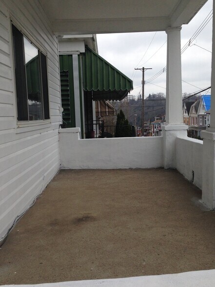 Building Photo - 611 Southern Ave