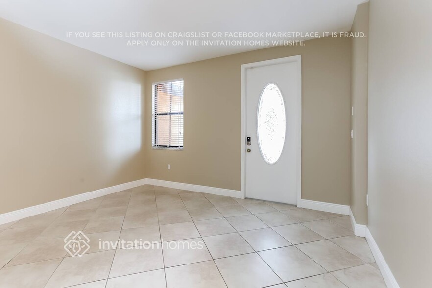 Building Photo - 3936 SW 69th Ave