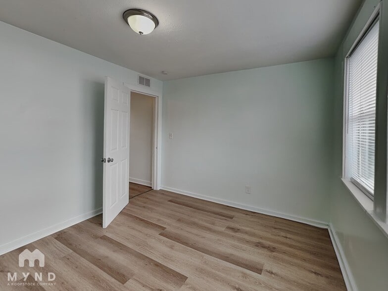 Building Photo - 2184 W 45th St