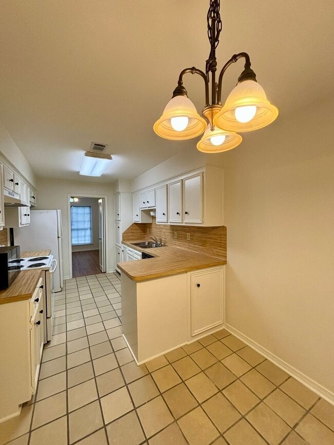 Building Photo - 5416 Heatherstone Dr