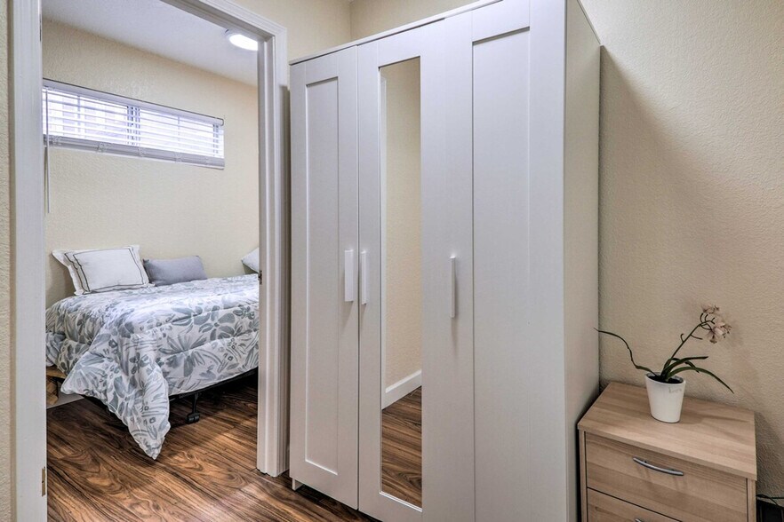 Building Photo - 9360 Mountain Blvd