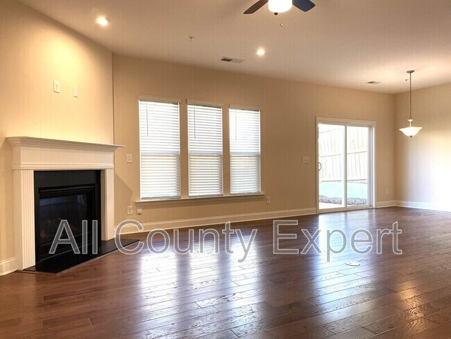 Building Photo - 502 Cooper Ln