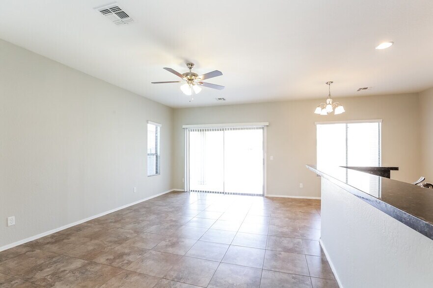 Building Photo - 7907 S 50th Ln