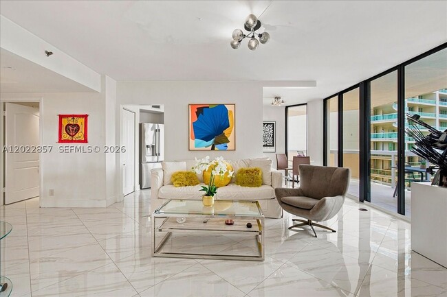 Building Photo - 20185 E Country Club Dr